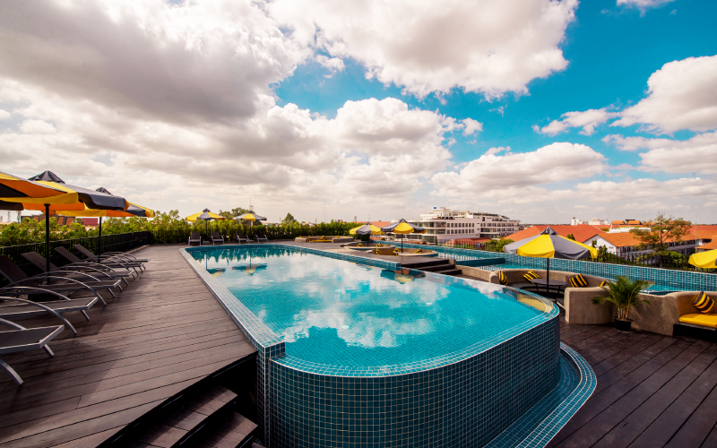 Akas-Pool Beach & Bar